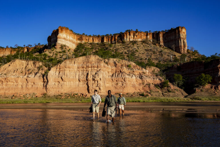 Walking-near-Chilojo-cliffs